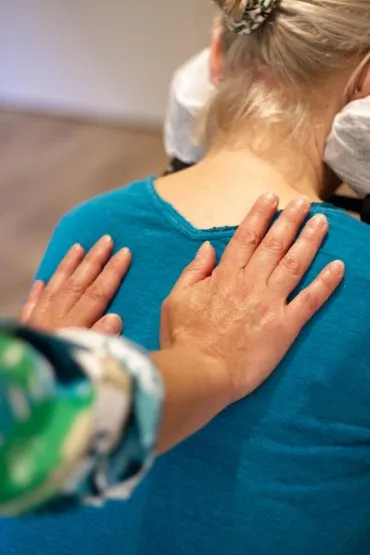 Illustration de Massage Shiatsu AMMA assis